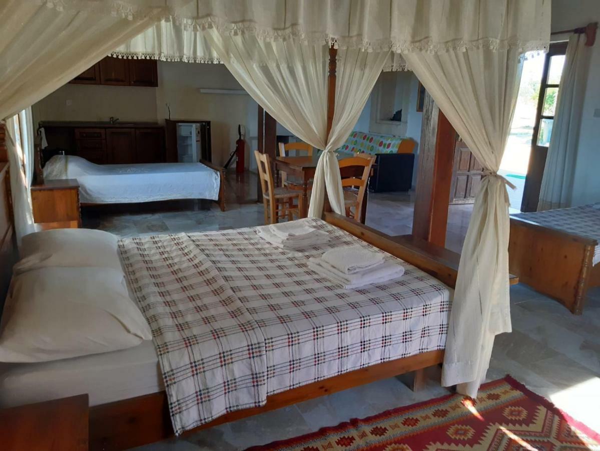 Karpaz Stone House Bed & Breakfast Rizokarpaso Bagian luar foto