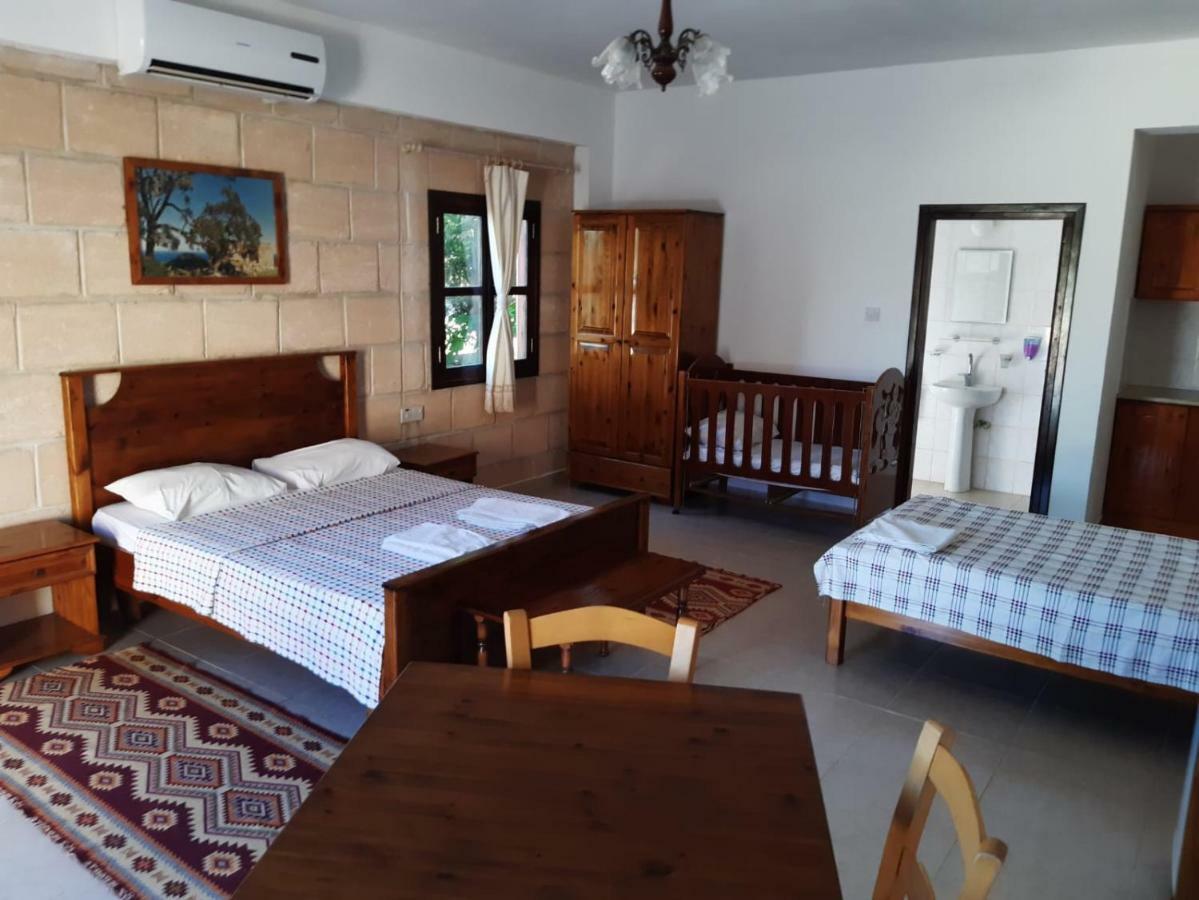 Karpaz Stone House Bed & Breakfast Rizokarpaso Bagian luar foto