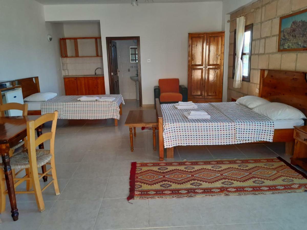 Karpaz Stone House Bed & Breakfast Rizokarpaso Bagian luar foto